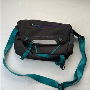 Patagonia Teal and Black Crossbody Bag